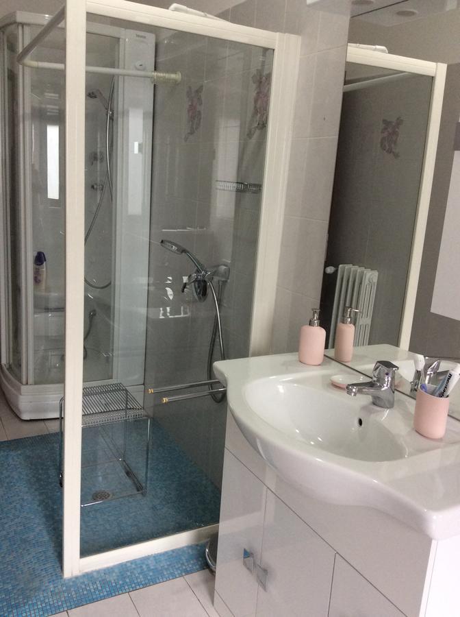 Smart B&B ซาแลร์โน ภายนอก รูปภาพ